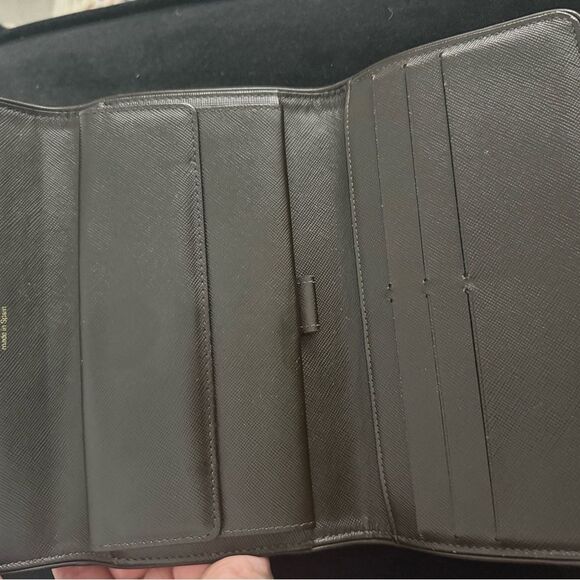 Used in excellent condition nLouis Vuitton Olive Monogram wallet large - Picture 5 of 10